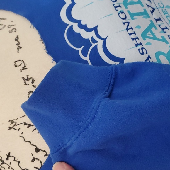 Washington Rain Festival sweatshirt - Picture 6 of 7